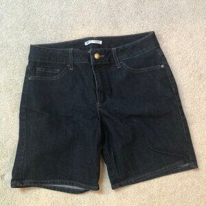 Lee Rider Mid Rise Jean Shorts Women's size 12 M  8 inch drop on leg dark wash